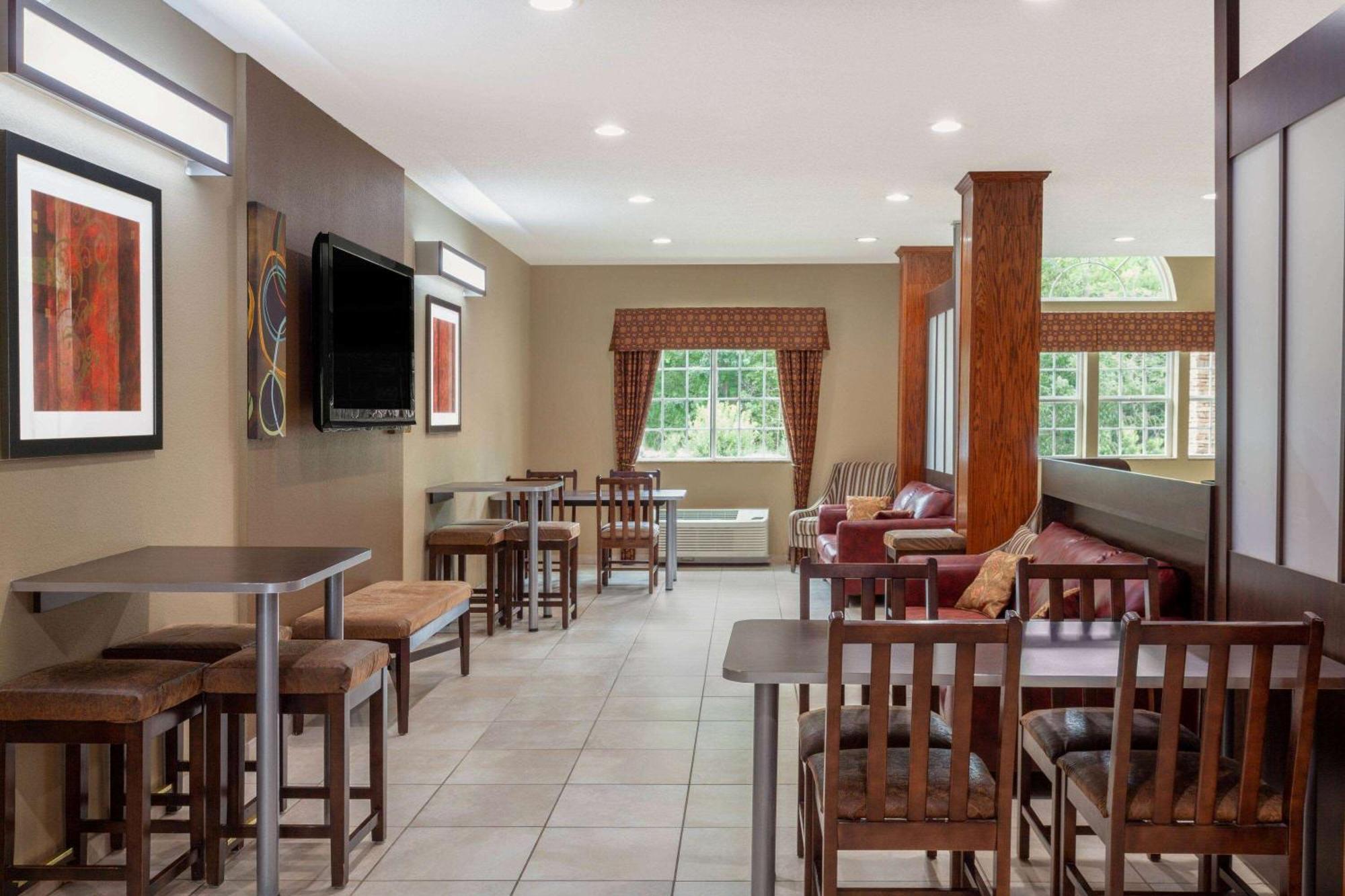 Microtel Inn & Suites By Wyndham Columbia Exterior foto